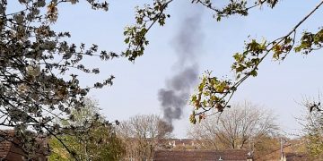 Three fire crews battle shed and fence blaze in West Swindon