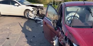 999 crews respond to crash on crossroads near Royal Wootton Bassett
