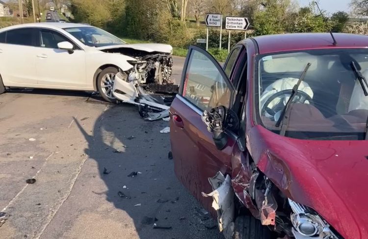 999 crews respond to crash on crossroads near Royal Wootton Bassett