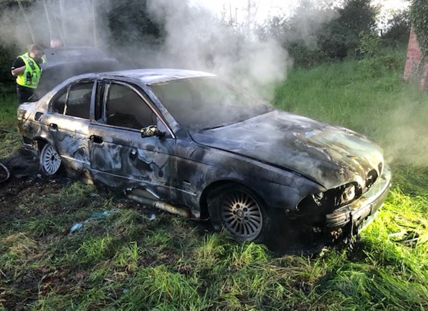 Suspected catalytic converter thieves flee police and set fire to getaway car