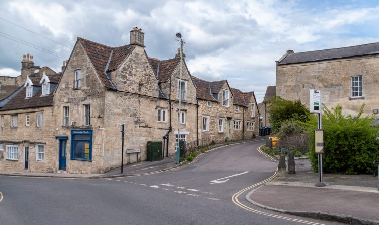 Drugs and firearms arrest after police execute warrant in Bradford on Avon