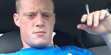 Disqualified driver caught after police officer spots unrestrained child in van