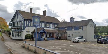 Man smacked girlfriend’s head with ‘considerable force’ at Swindon pub