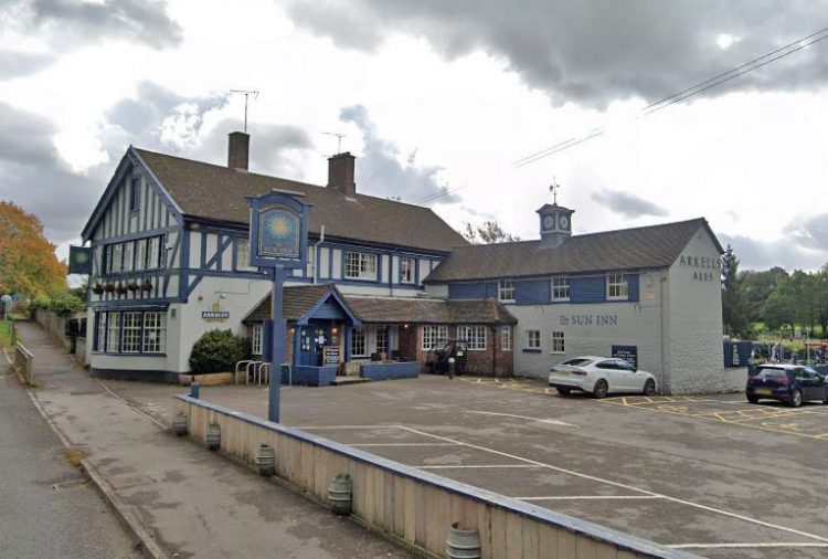 Man smacked girlfriend’s head with ‘considerable force’ at Swindon pub
