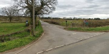 Female runner spotted man exposing himself in car parked at Caen Hill Locks