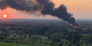 Explosions reported in Dauntsey as huge smoke plume seen 30 miles away