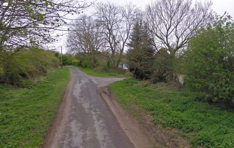 Man with ‘white sideburns’ reportedly pulled knife on dog walkers in Warminster