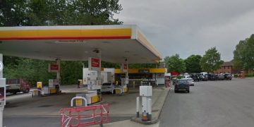 Man assaulted cleaner at A303 service station after she swept dirt onto his shoe