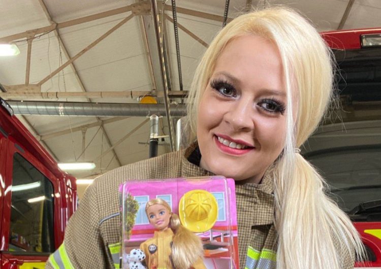 Female firefighter says colleague ‘not a real firefighter’ because she wears make-up