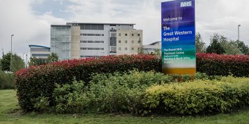 Swindon man kicked nurse in face after being rushed to hospital unconscious