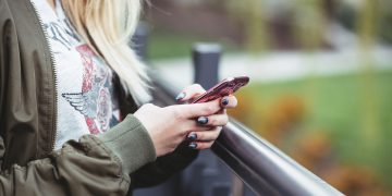 Woman, 27, convicted of threatening Wiltshire journalist to remove court story