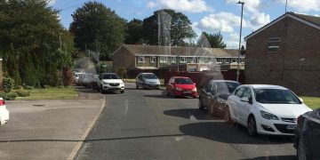 School urges parents to ‘park considerately’ after road blocked for 25 minutes