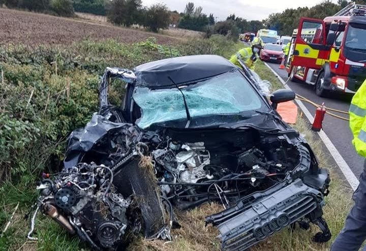 Serious crash involving lorry and car closes A420 in both directions