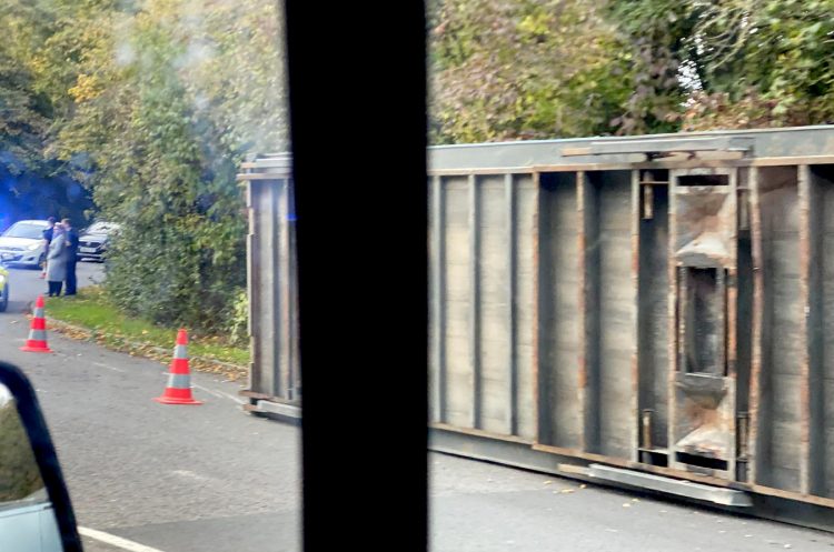 Calne road closed by police after lorry loses trailer – recovery work underway