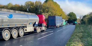 A4 closed in both directions as emergency service attend serious crash