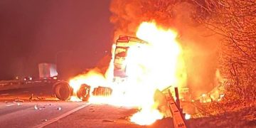 Six-mile tailbacks on the M4 towards Bristol after lorry engulfed in flames