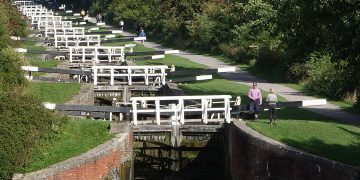Police need help identifying man found dead in water at Caen Hill Locks