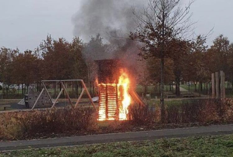 Firefighters put out play park blaze in Swindon as ‘kids seen running away’