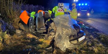 Main road near Royal Wootton Bassett closed after serious two-vehicle crash