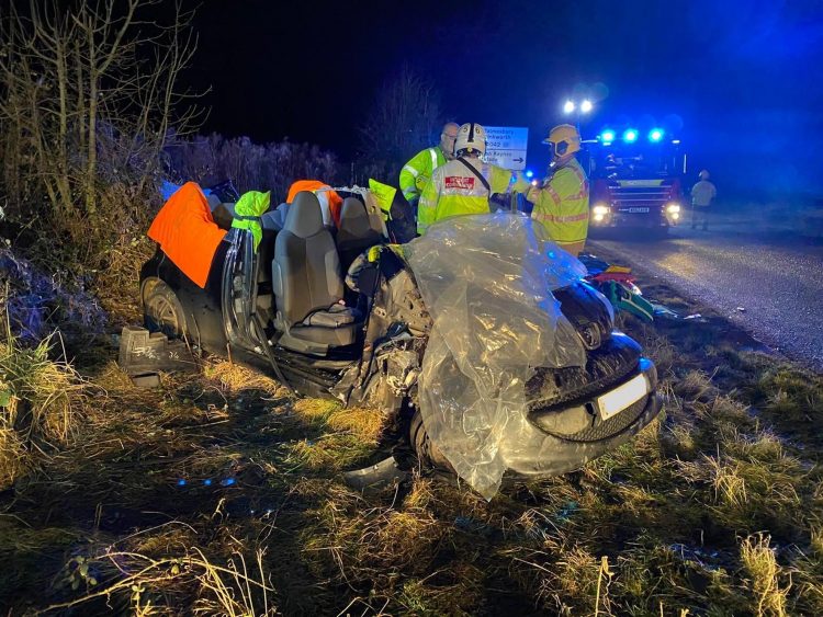 Main road near Royal Wootton Bassett closed after serious twovehicle crash