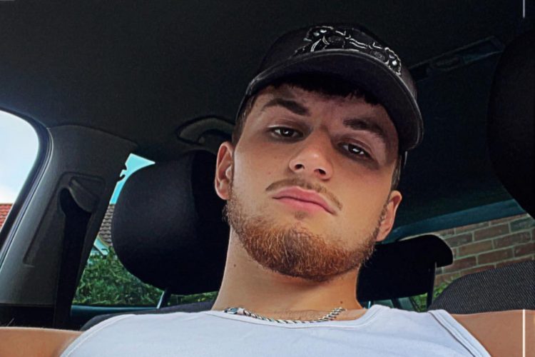 Highworth drink driver ploughed into van when he ‘took his eyes off the road’