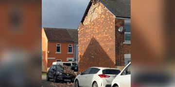 Storm Eunice: Bricks fall from house in Swindon – car severely damaged