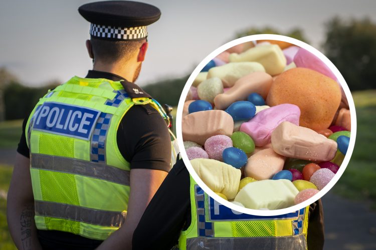 Parents warned about man ‘handing out sweets to children’ outside primary school