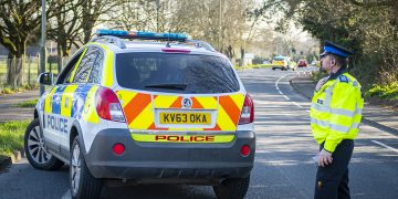 Main road through Chippenham closed as huge branch threatens to fall from tree