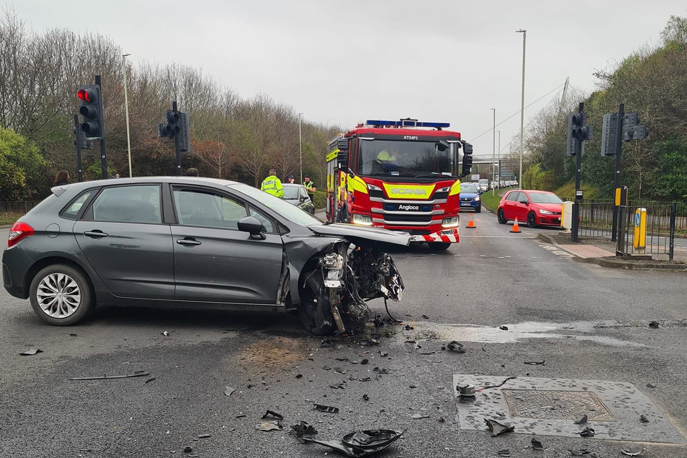 Thamesdown Drive partially closed as emergency services attend twocar
