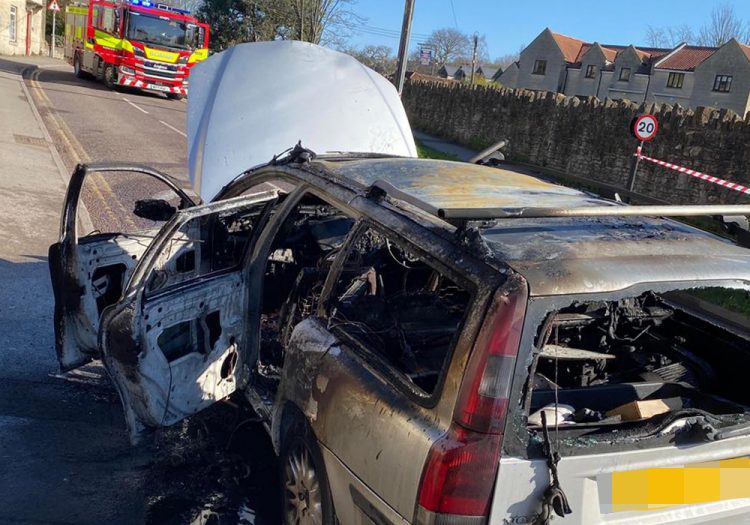Gridlock in Bradford on Avon town centre as firefighters tackle serious car blaze