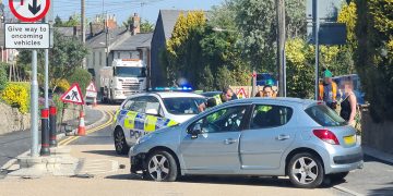 Road through Wroughton blocked as police called to road traffic collision