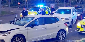 Man arrested by specialist Wiltshire Police officers after pursuit across three counties