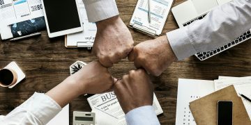 How To Work Successfully With Others: Essential Tips For Business Collaboration