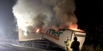 Three-mile traffic delays on M4 near Swindon after early morning lorry blaze