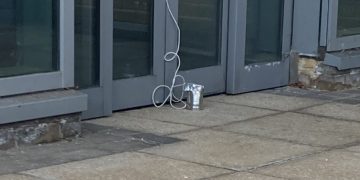Suspicious device attached to Salisbury Law Courts sees area cordoned off by police