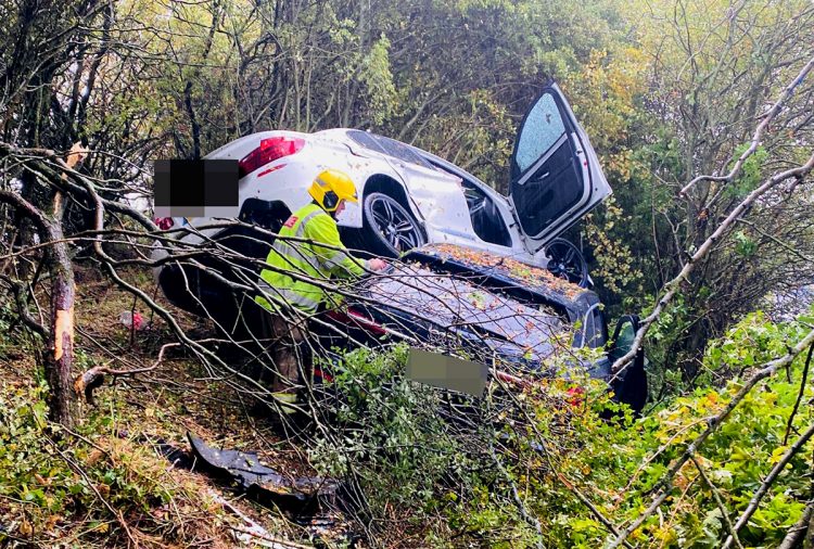 Cars veer off M4 near Swindon as emergency services called to crash in heavy rain