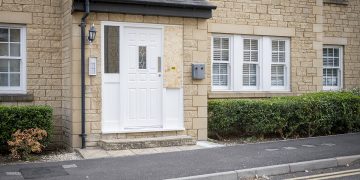 Man, 30s, arrested after armed gang break into flat block in Chippenham