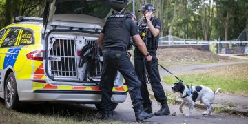 PICTURES: Specialist search dog brought in after ‘gunpoint robbery’ in Swindon