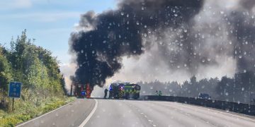 Traffic on M4 stopped in both directions as firefighters battle lorry fire