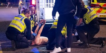 Man who had ‘knife held to throat’ arrested by police in Swindon town centre