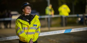 PICTURES: Forensics arrive at knife attack scene in Swindon as darkness descends