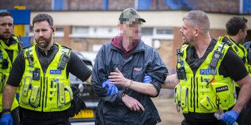 Suspected shoplifter arrested by undercover police officer after foot pursuit