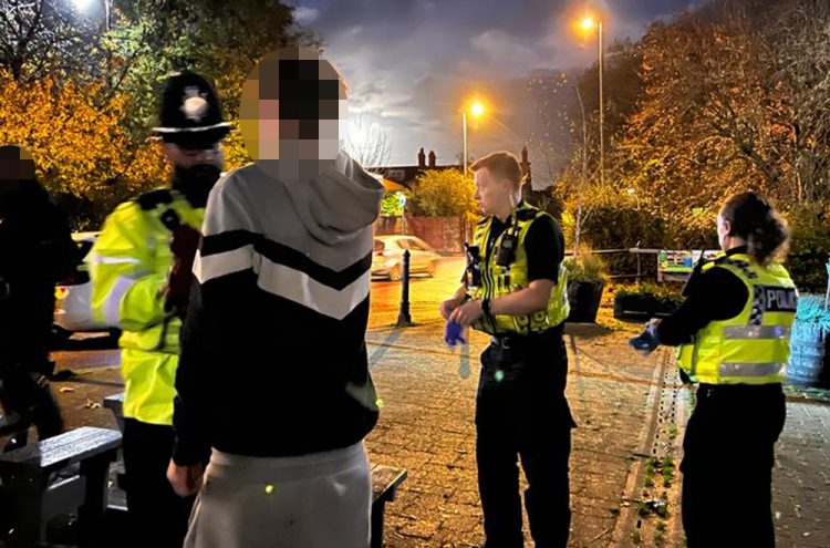 Two males successfully flee police during ‘foot chase’ in Calne as youths searched