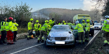 Suspected drug driver arrested after crash on A417 near Wiltshire