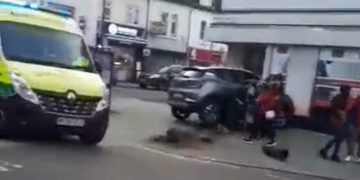 Woman injured after crashing car into building in Swindon town centre
