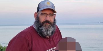 Man must register as sex offender after distributing indecent images of children