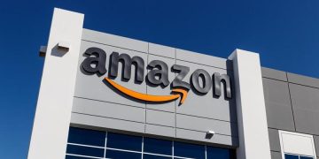 Amazon boss jailed after spending £12K on flying and hunting lessons
