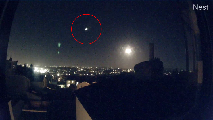 VIDEO: Wiltshire residents spot meteor travelling across British skies