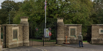 Person dies after being pulled from freezing river in Somerset park