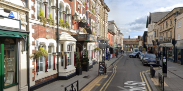 Man arrested after ‘showing photos of his todger to women’ in Swindon pub